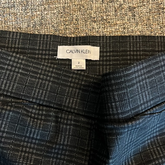 Calvin Klein size 2 fitted dress pants - Picture 2 of 4